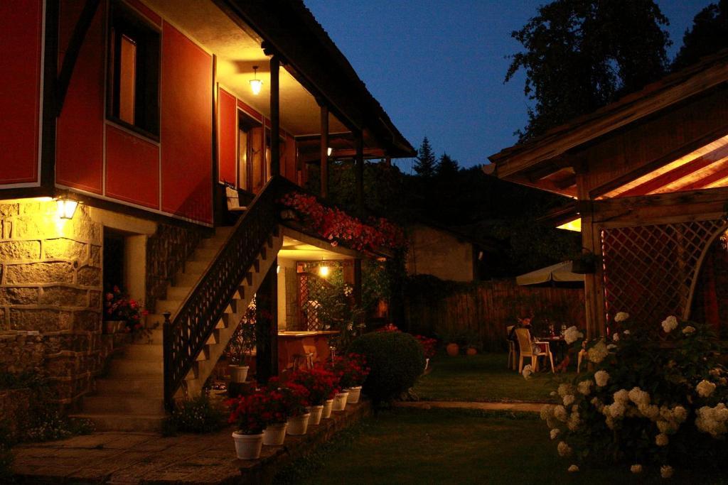 Guest House Astra Kopriwsztica Zewnętrze zdjęcie