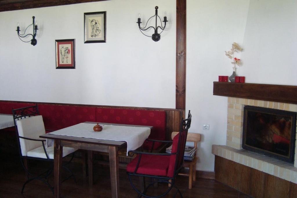 Guest House Astra Kopriwsztica Zewnętrze zdjęcie